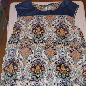 Sleeveless hi/lo shirt